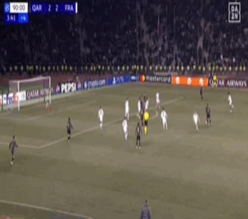 詹俊缅怀查,尔顿爵士,传承友谊,米乐体育平台,米乐体育官方网站,米乐体育登录入口,米乐体育app下载