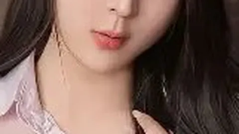 南京地铁迎“苏超光影秀”：镜头下的足球热浪与都市风情